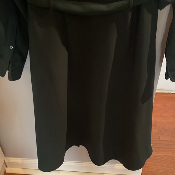 Size 10 dark green midi dress with gold buttons and tie waist. Size 10 - Picture 4 of 4
